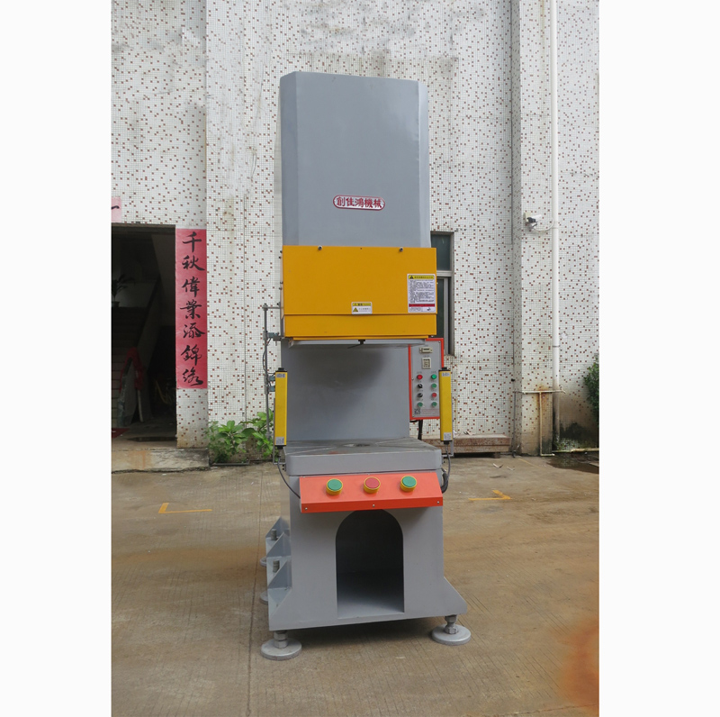 ������͉�����CHF104Bϵ��